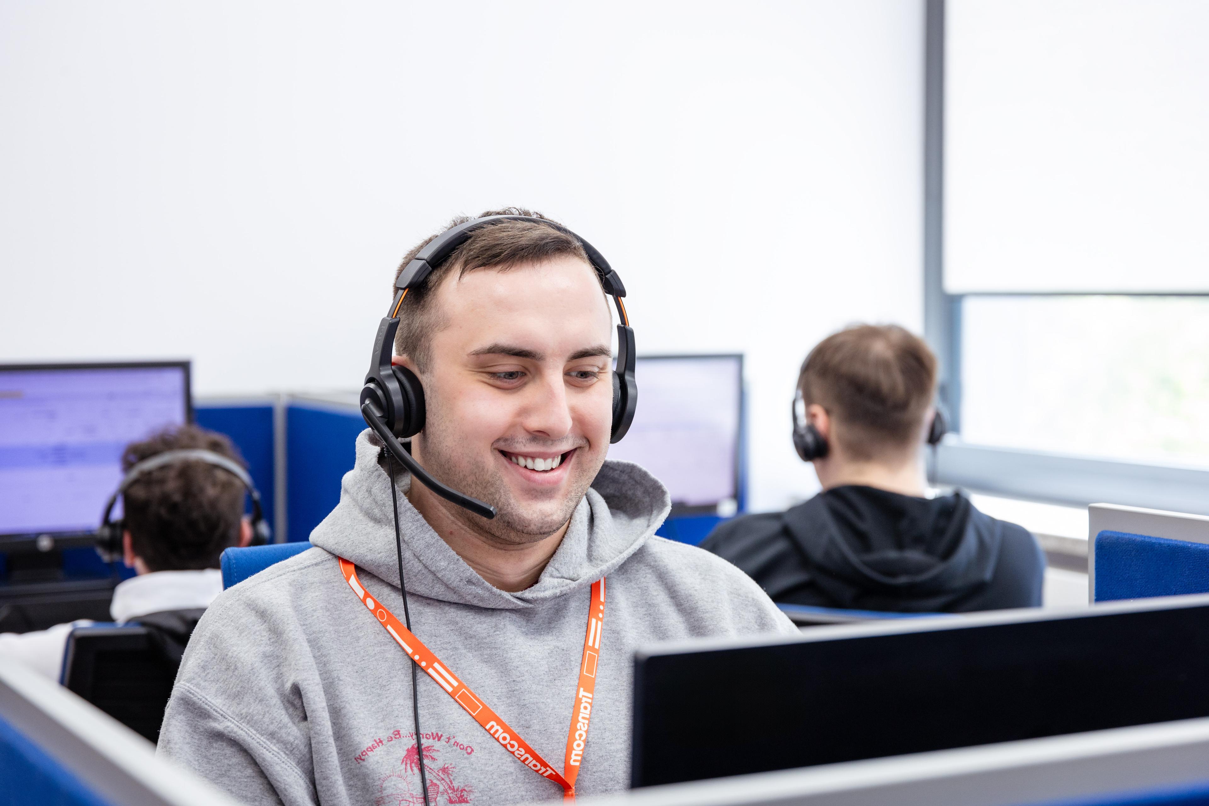 Automated outbound dialer for personalized customer communication across multiple channels