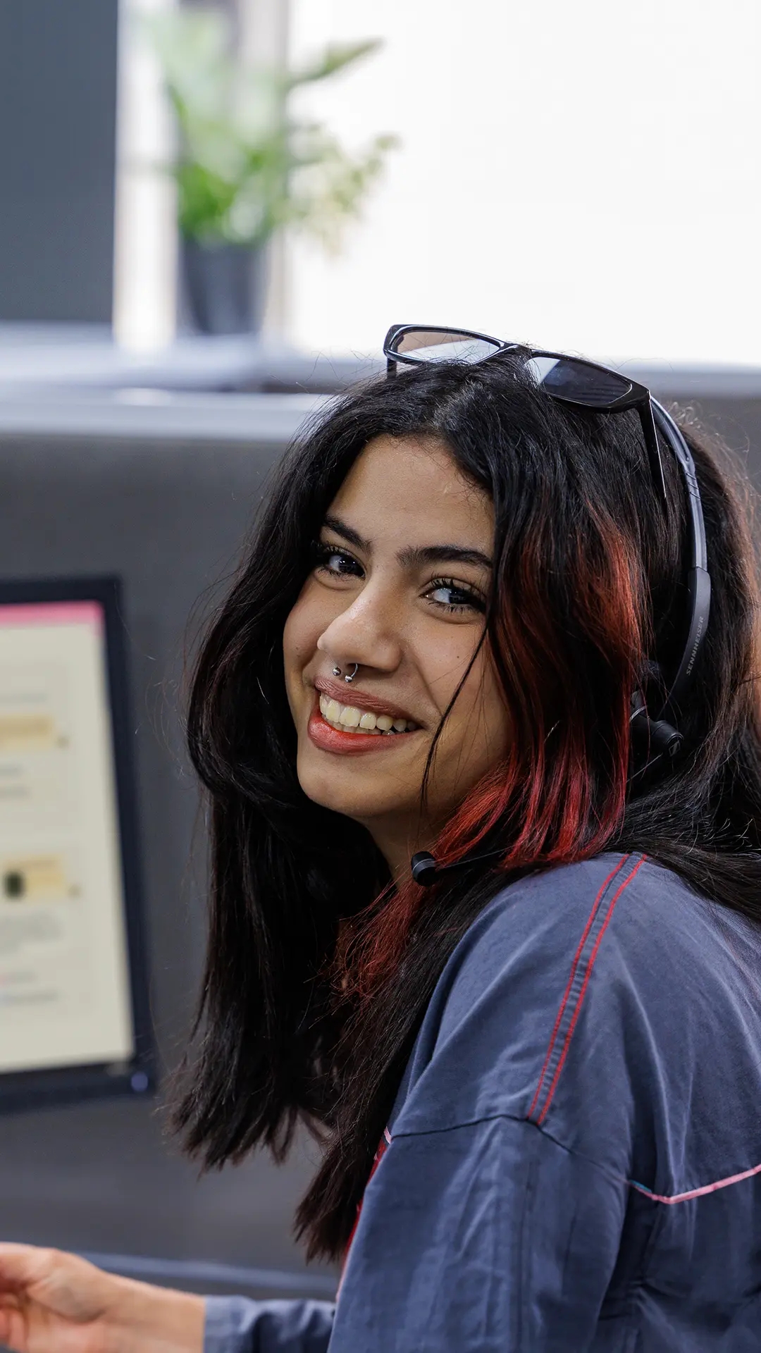 Women explaining something on laptop
